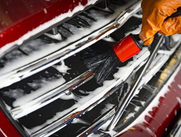 Detailed vehicle cleaning to washing